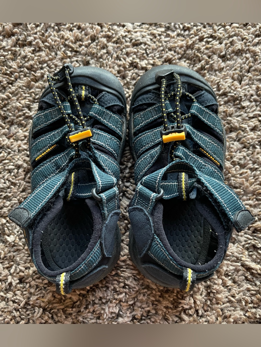 Boy’s Keen Sandals - size 11